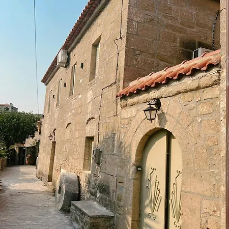 Old Mansion Riglia